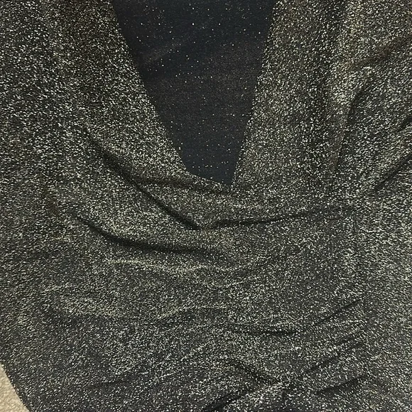 Lush Long Skeeve Metallic Gold Drape Crop Top - Picture 11 of 12